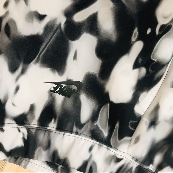 Nike Womens Sportswear thick Gym black/white Leggings sz Medium - Picture 7 of 11